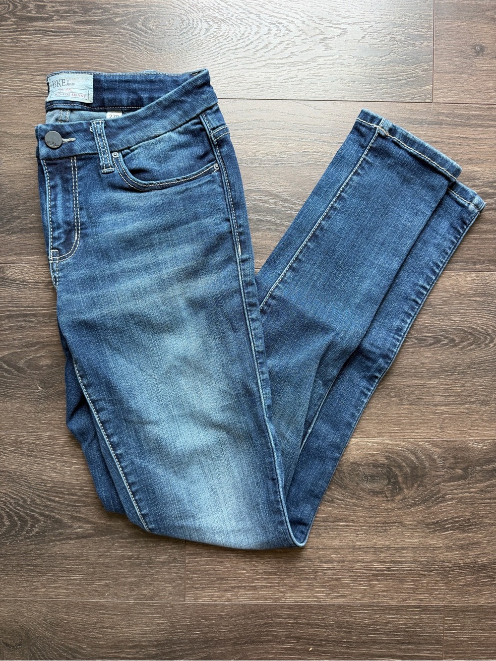 Women’s Buckle BKE Stella Mid Rise Skinny Jeans